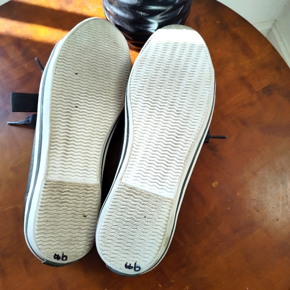 Talbots gray leather lace up sneakers - Picture 7 of 7